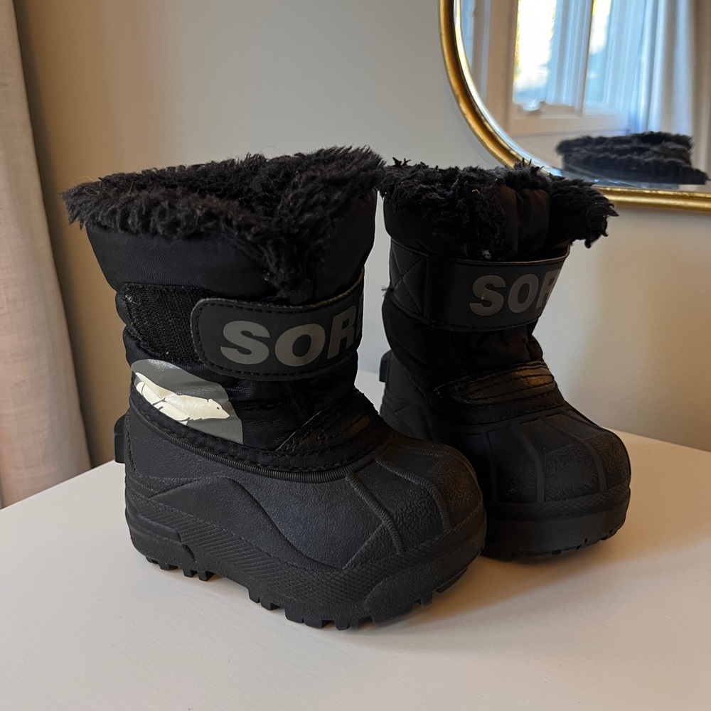 Sorel Snowboots size 5